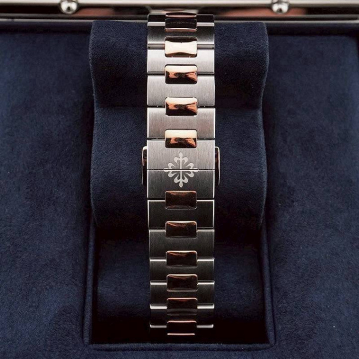 Patek Philippe Cubitus 5821/1AR Blue Dial - Image 5