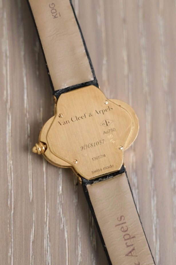 Van Cleef & Arpels Alhambra Watch Small Model 18K Yellow Gold Onyx VCARD21900 thumbnail 5