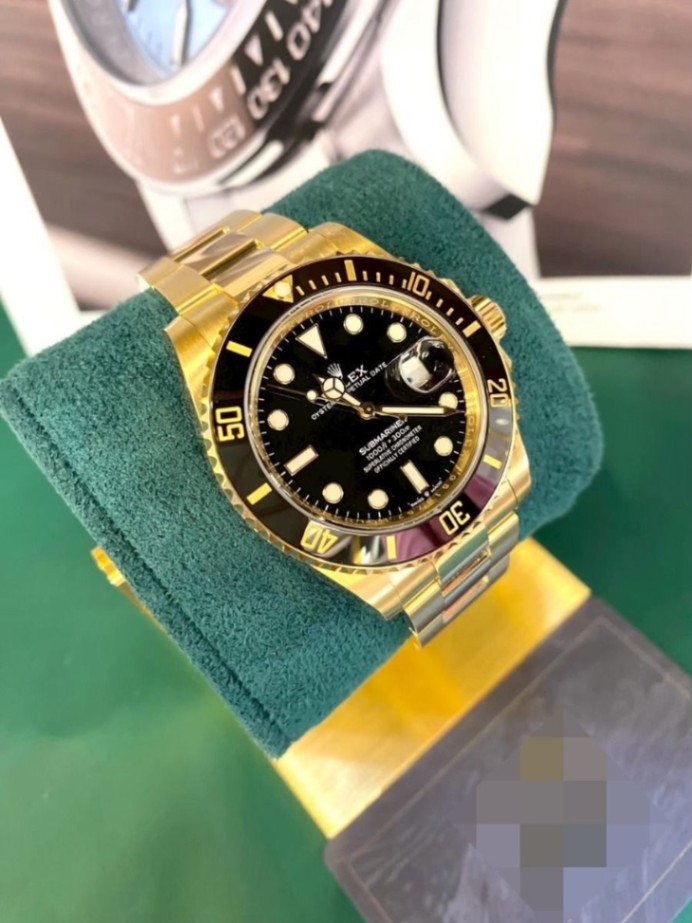 ROLEX Submariner Date 126618LN thumbnail 3