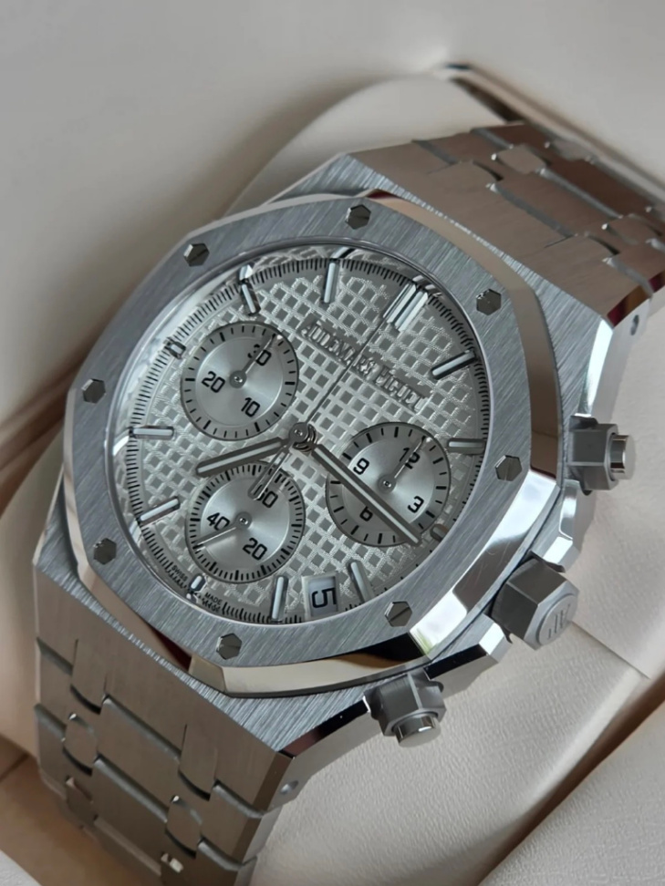 AP Royal Oak 26240ST Silver Dial 41mm - Image 3