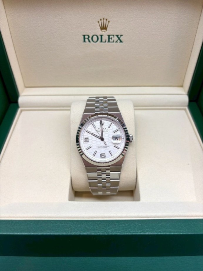 ROLEX Land-Dweller White Dial Flat Jubilee 127334 4/2026