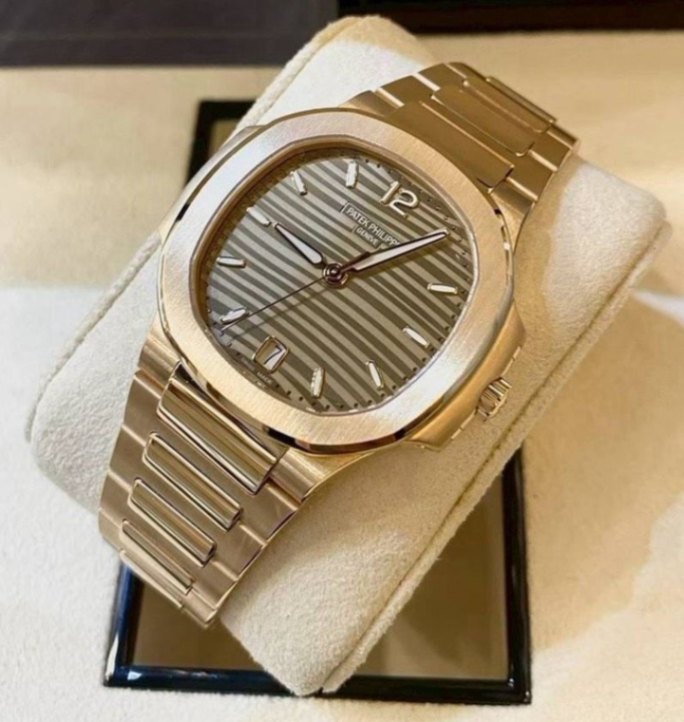 PATEK PHILIPPE Nautilus Rose Gold 7118/1R-001 thumbnail 4