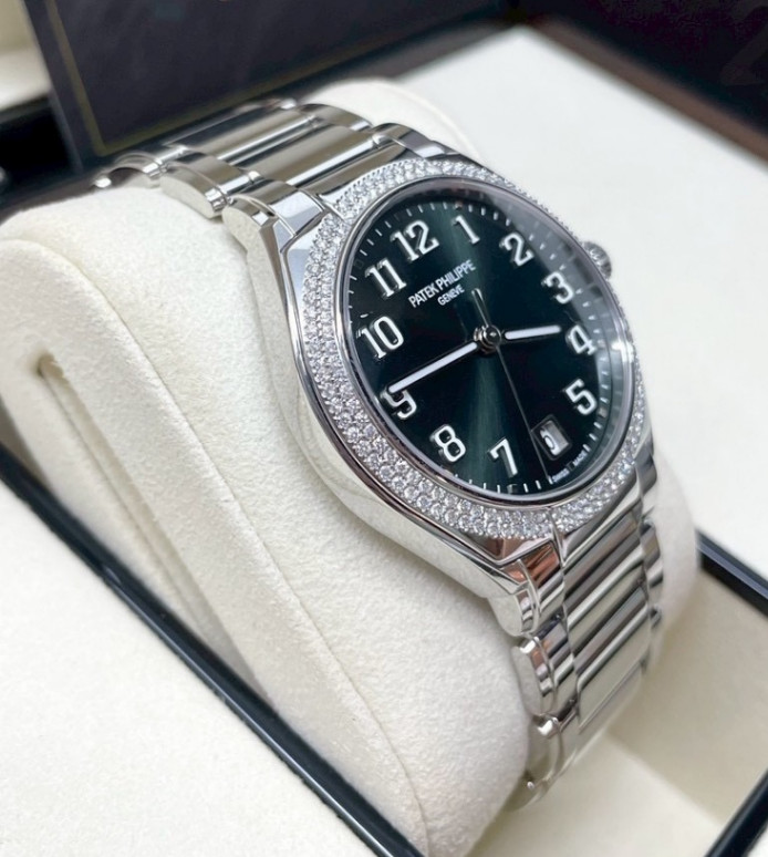 Patek Philippe Twenty Four 7300/1200A Green Dial thumbnail 4