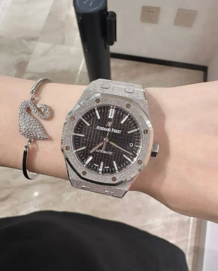 AUDEMARS PIGUET ROYAL OAK SELFWINDING FROSTED GOLD