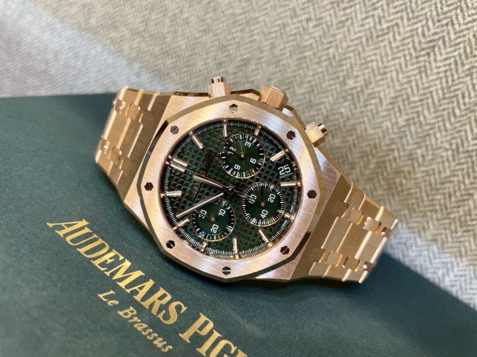 AUDEMARS PIGUET Royal Oak 26240OR Green Dial 