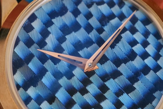 CORUM Artisans Feather 18K Gold - Image 3