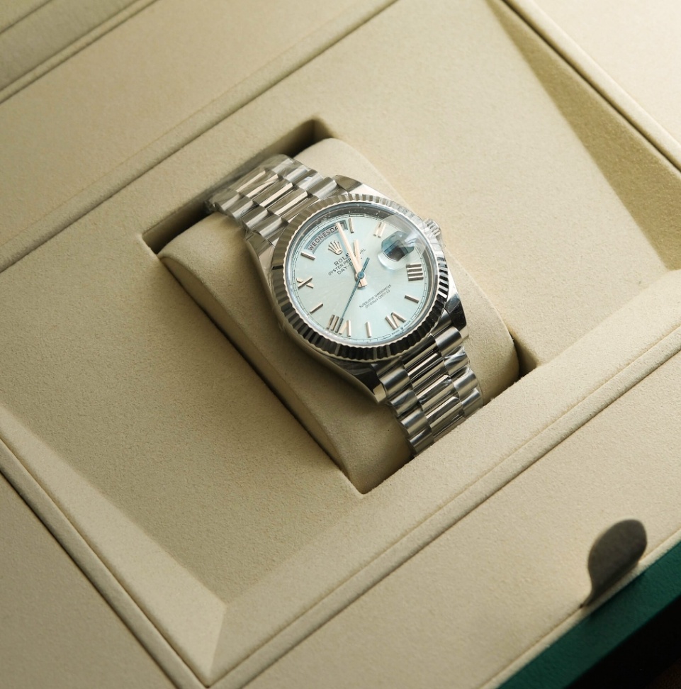 Rolex New Day-Date 228236 Ice Blue Dial Platinum President 2026  thumbnail 6