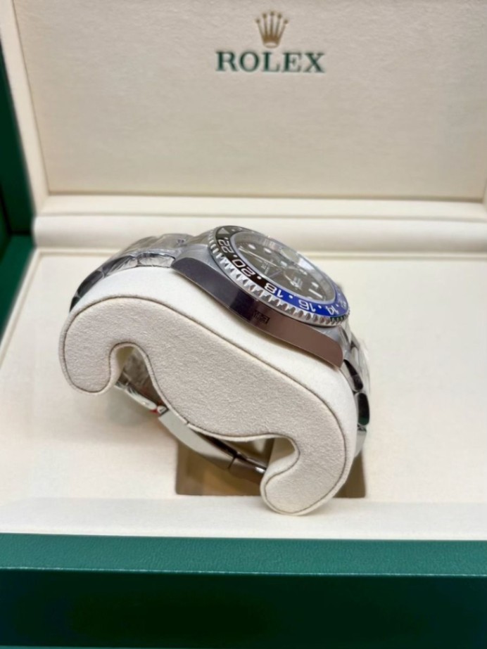 ROLEX GMT-Master II Batman Oyster 126710BLNR 40mm 5/2026 thumbnail 4