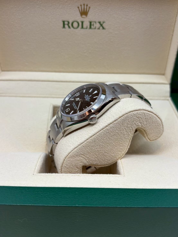 Explore One Black Dial 36mm (Nos) thumbnail 2