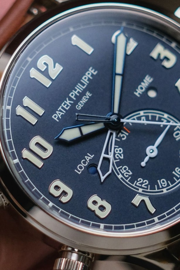 Patek Philippe Calatrava Pilot Travel Time 5524G-001 thumbnail 3