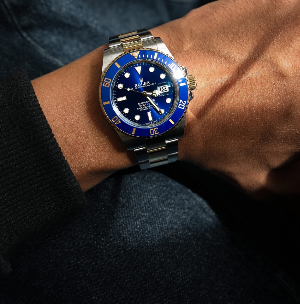 Rolex Submariner 126613LB Blue Dial Yellow Gold Two-Tone Oyster 2023 - Image 3