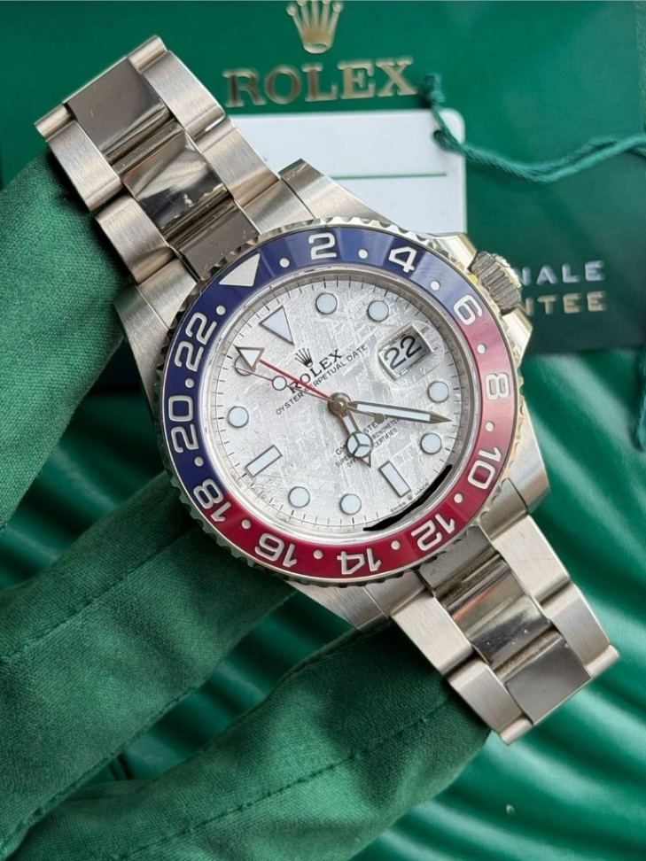 Rolex GMT-Master II Pepsi 126719BLRO thumbnail 1