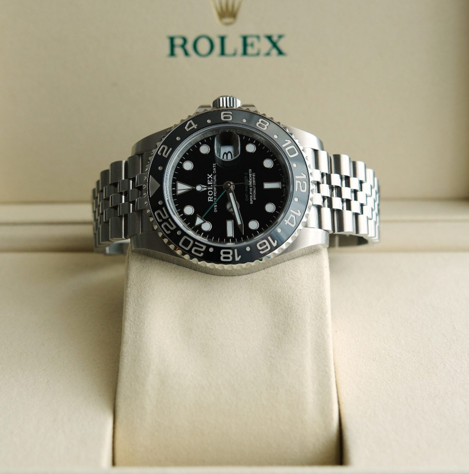 Rolex New GMT-Master II 126710GRNR ‘Bruce Wayne’ Black Dial Jubilee 2026 40mm. thumbnail 5