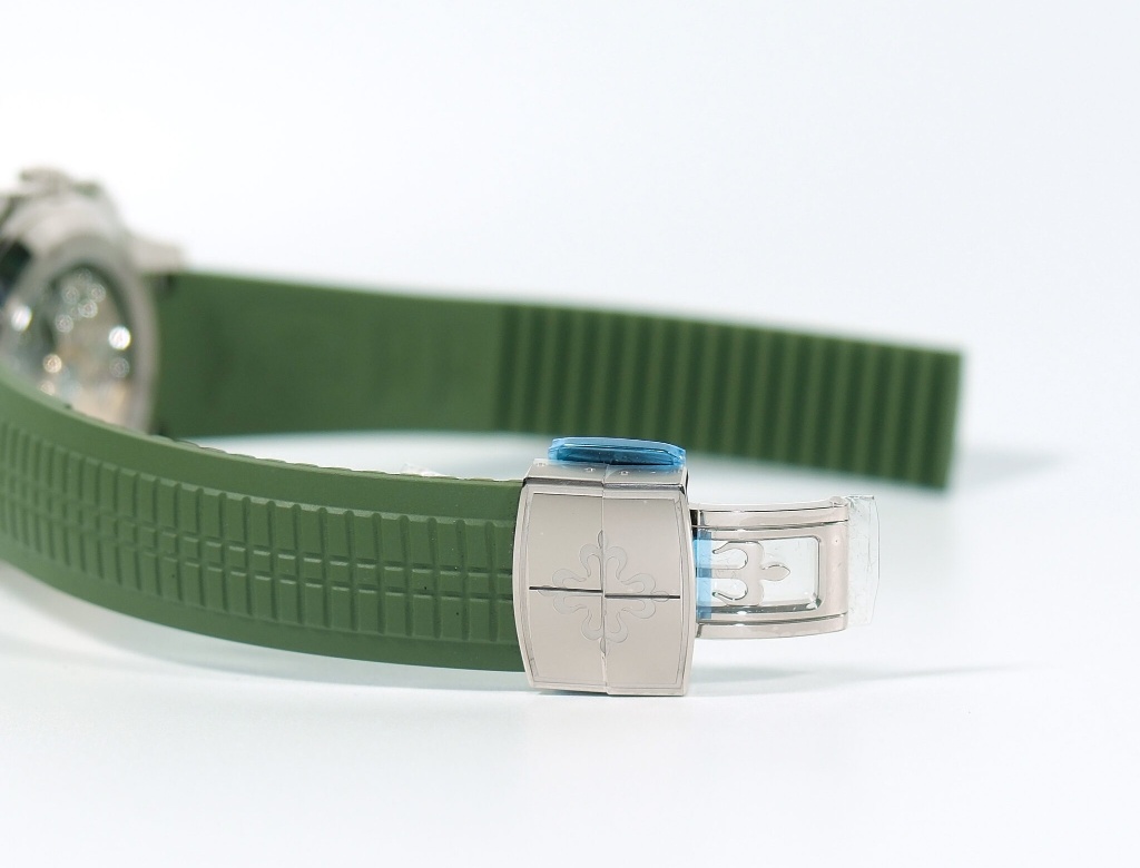 Patek Philippe New Aquanaut 5968G-010 Green Dial Green Rubber Strap 2026 42mm. thumbnail 8