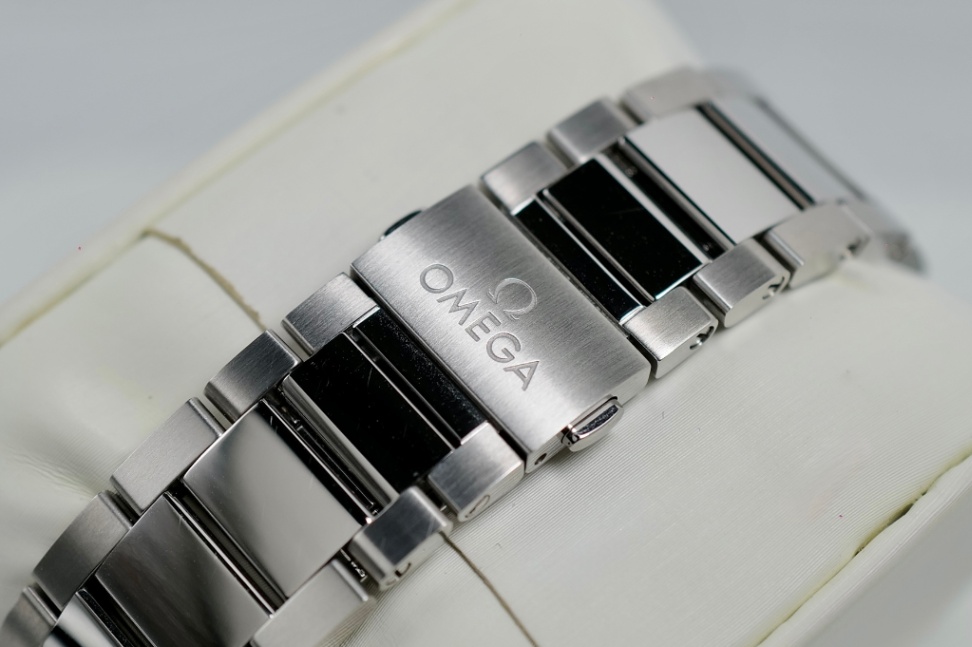 OMEGA Seamaster Aqua Terra Worldtimer 220.10.43.22.03.001 Blue Dial 43mm - Image 6