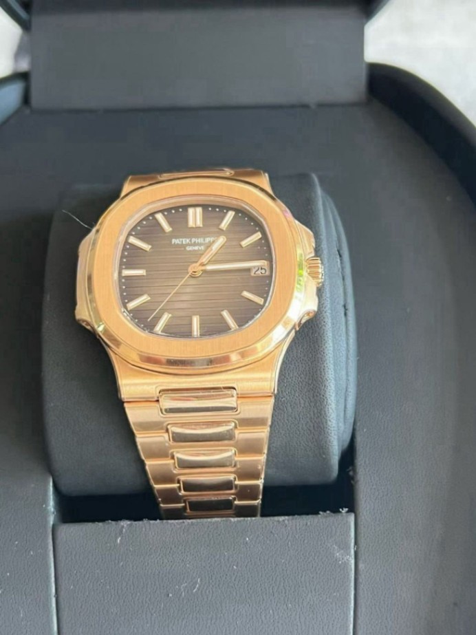 PATEK PHILIPPE NAUTILUS 5711/1R-001