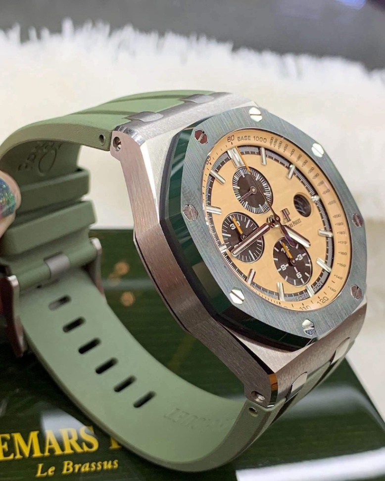 Audemars Piguet Royal Oak Offshore Chronograph Green Camo thumbnail 3