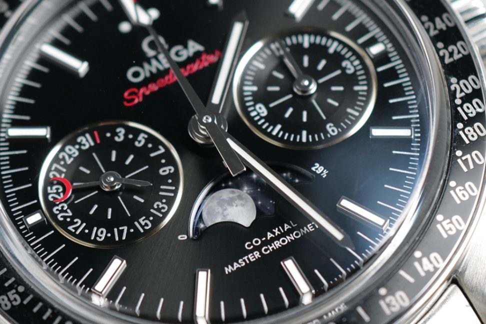 Omega Speedmaster Moonphase Co-Axial 44mm 2021 - Image 2