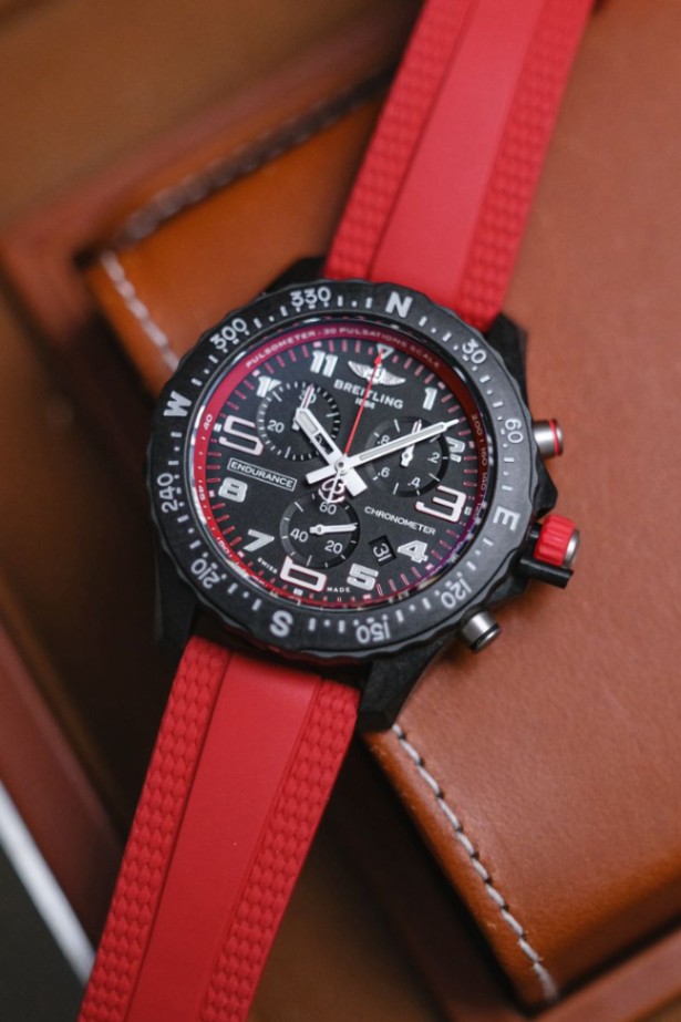 BREITLING ENDURANCE PRO 38 mm Air Asia Edition - Image 3