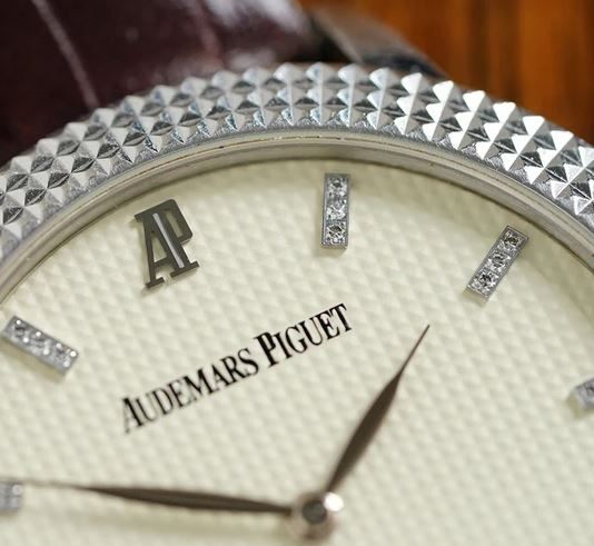 Audemars Piguet Classique Clous de Paris 15163BC thumbnail 3