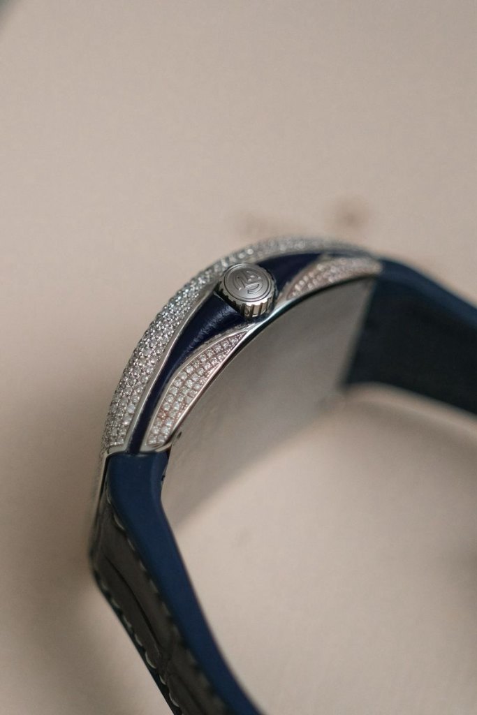 Franck Muller Vanguard Yachting Blue V41 Full Diamond thumbnail 4