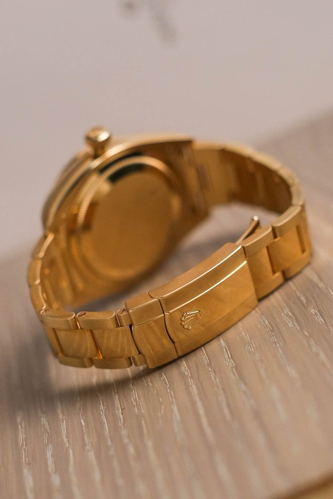 Rolex Sky-Dweller 18K Yellow Gold Black Dial 326938 thumbnail 5