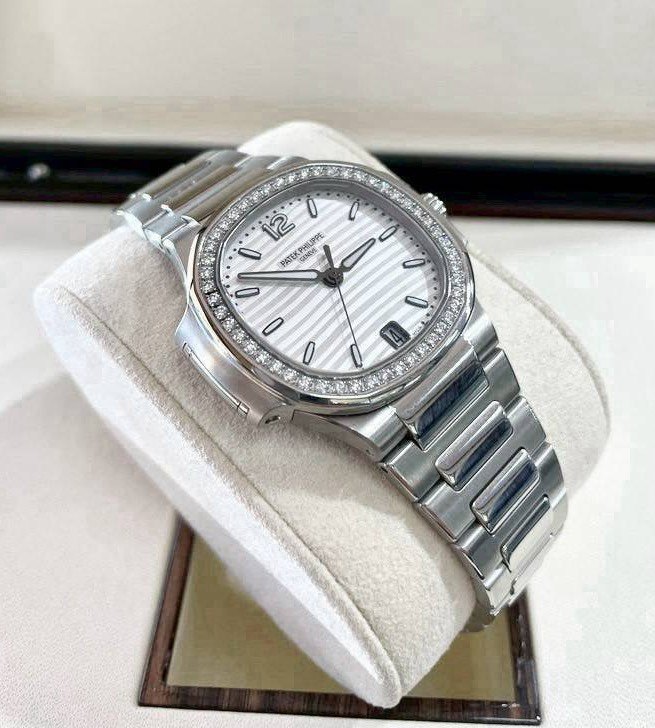 USED Patek Philippe Nautilus 7018/1A White Dial - Image 4