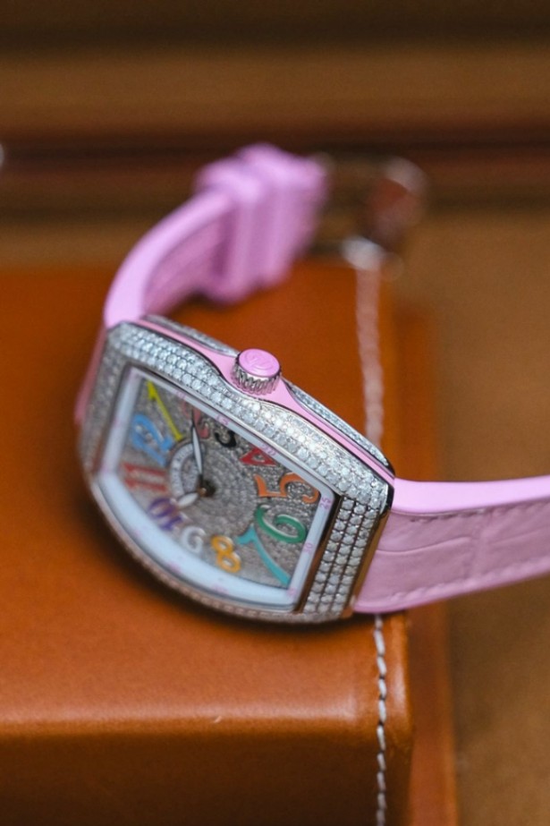 Franck Muller V32 Colour Dream Full Diamond V 32 QZ thumbnail 4