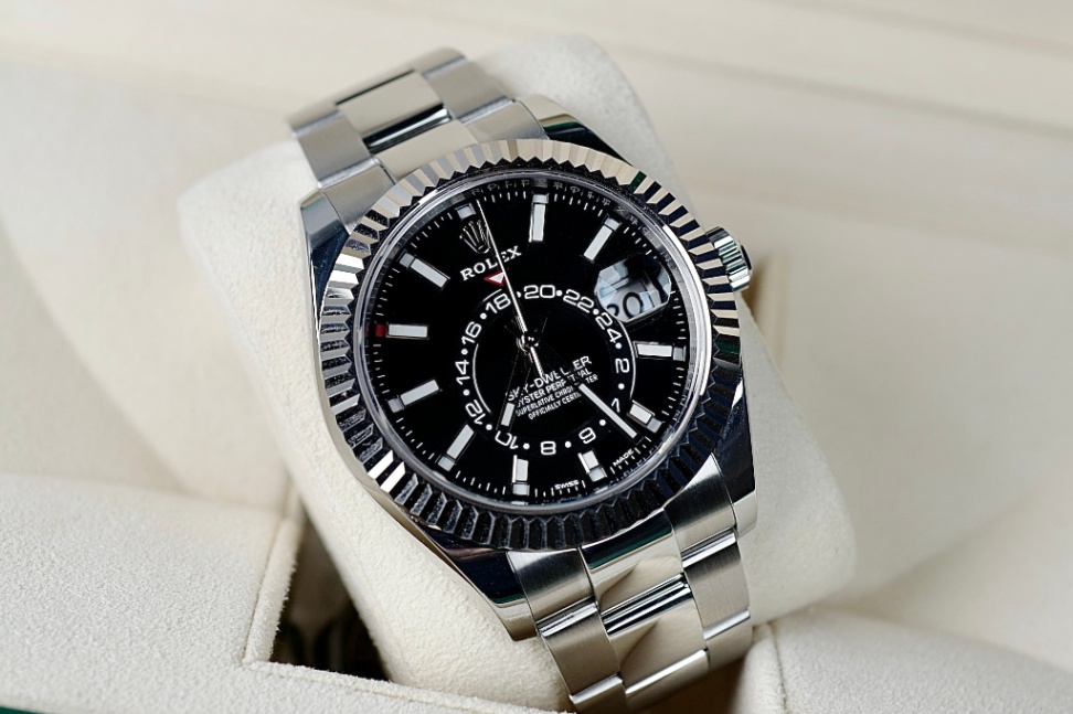 ROLEX Sky-Dweller 326934 Black Dial 42mm thumbnail 3