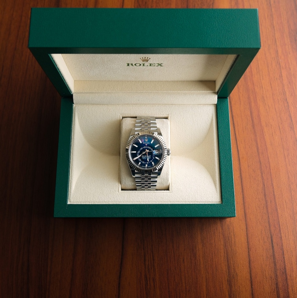Rolex Sky-Dweller 336934 White Gold Blue Dial Jubilee 2024 thumbnail 2