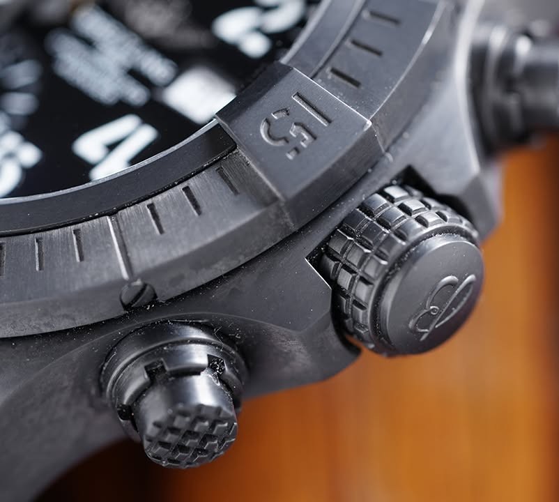 Breitling Avenger Night Mission thumbnail 5