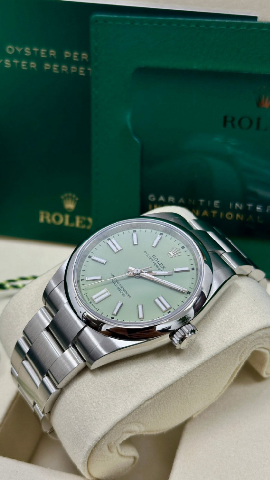 Oyster Perpetual Pistachio Dial 41mm - Image 3