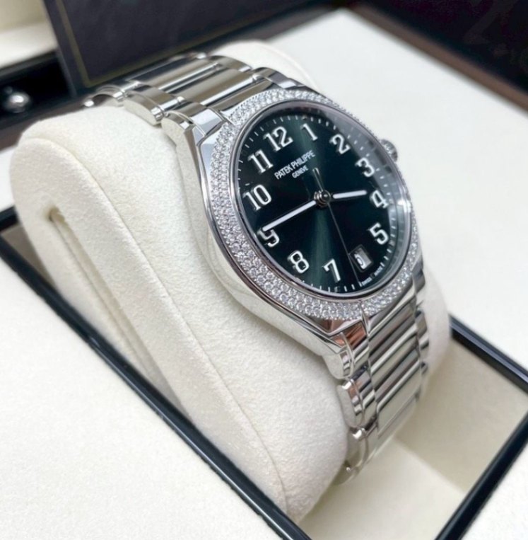 PATEK PHILIPPE Twenty~4 7300/1200A Green Sunburst Dial thumbnail 4
