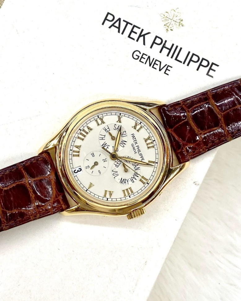 Patek Philippe Annual Calendar 18k Gold thumbnail 2