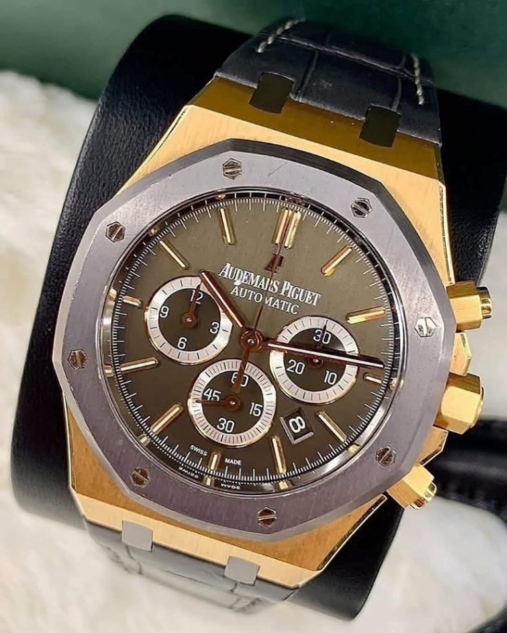 AUDEMARS PIGUET Royal Oak Chronograph “Leo Messi” 41mm thumbnail 2