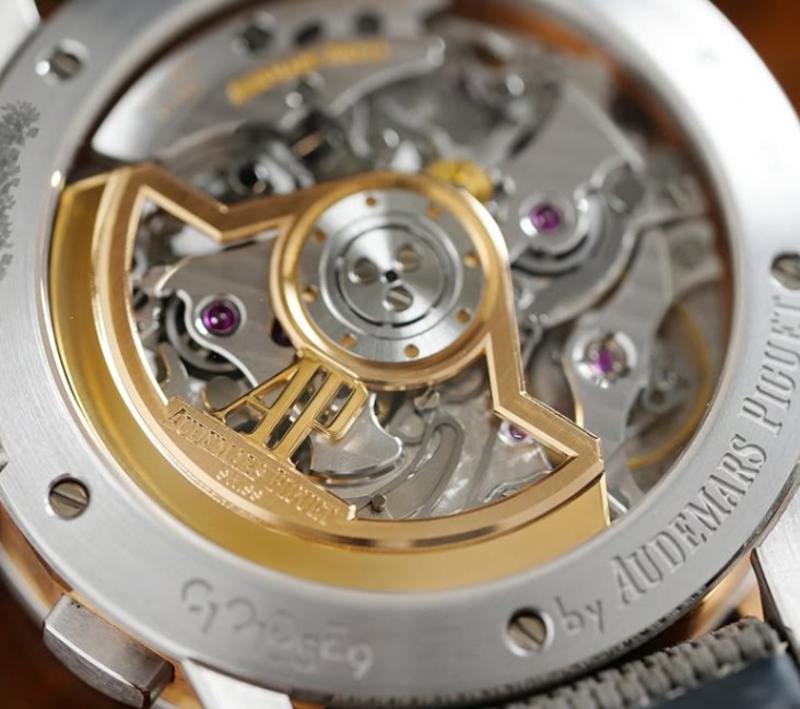 Audemars Piguet CODE 11.59 Chronograph White & Pink Gold thumbnail 6