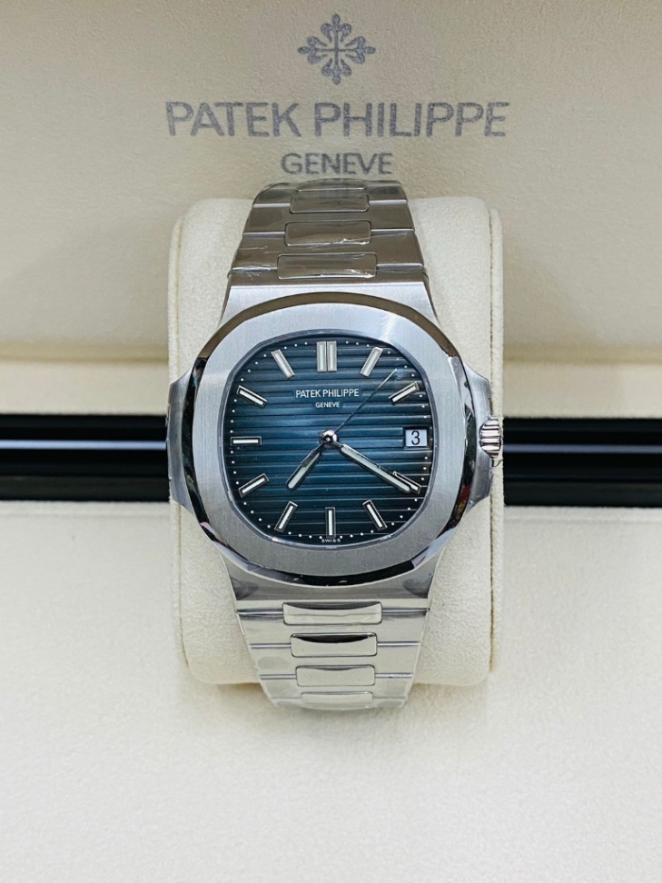 PATEK PHILIPPE NAUTILUS 5711/1A-010 - Image 1