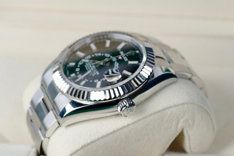 ROLEX Sky-Dweller 326934 Black Dial 42mm thumbnail 4