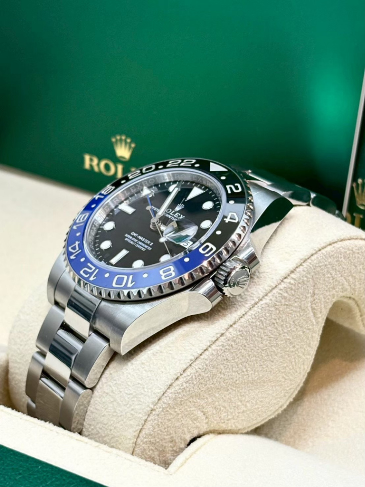 GMT Master || Batman Oyster 40mm - Image 3