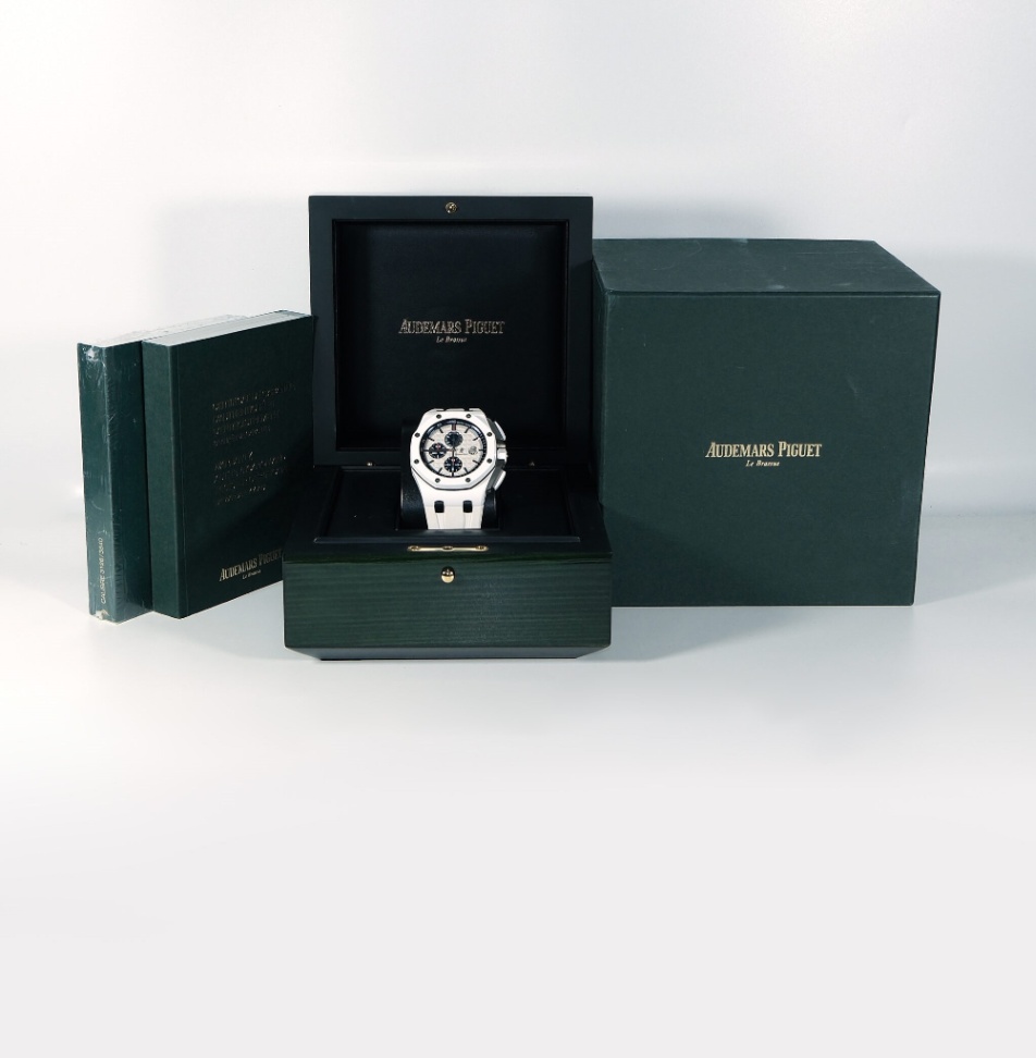 Audemars PiguetRoyal Oak Offshore 26402CB.OO.A010CA.01 White Dial White Rubber Strap 2014 - Image 9