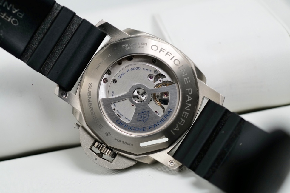 Panerai Luminor Submersible PAM 305 Titanium 3Days - Image 2