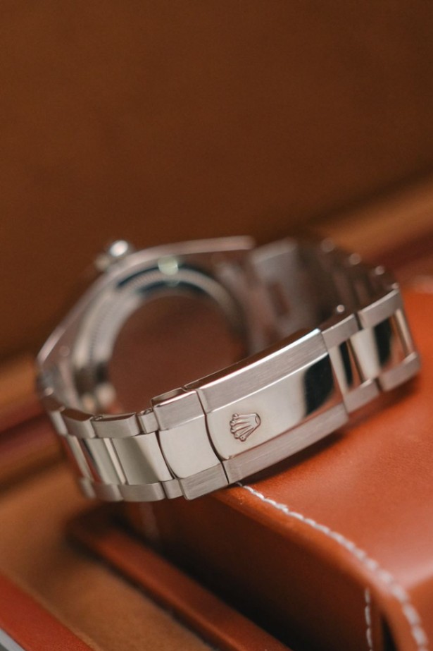 Rolex Sky-Dweller Full 18K White Gold 326939 thumbnail 5