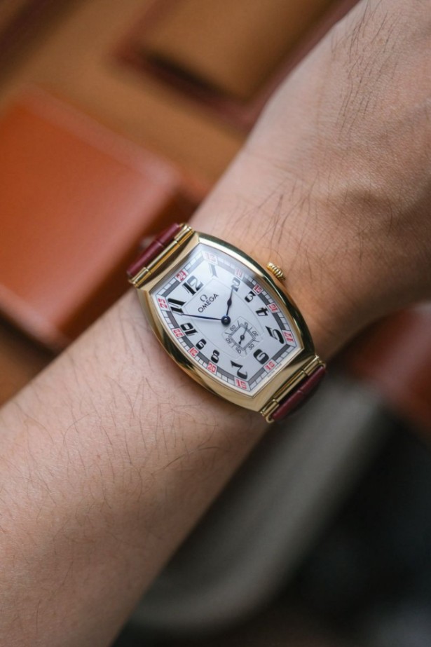 Omega Museum Petrograd Sochi Limited Edition Yellow Gold thumbnail 3