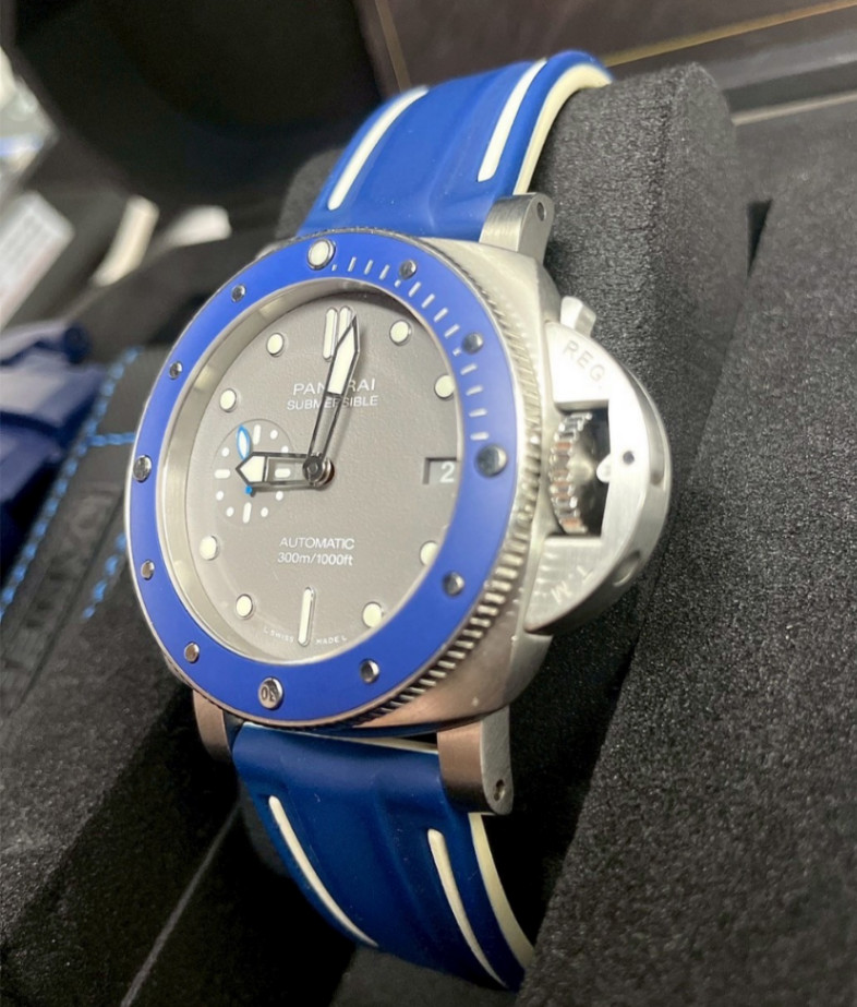 Panerai Submersible Grey Dial 42mm - Image 2