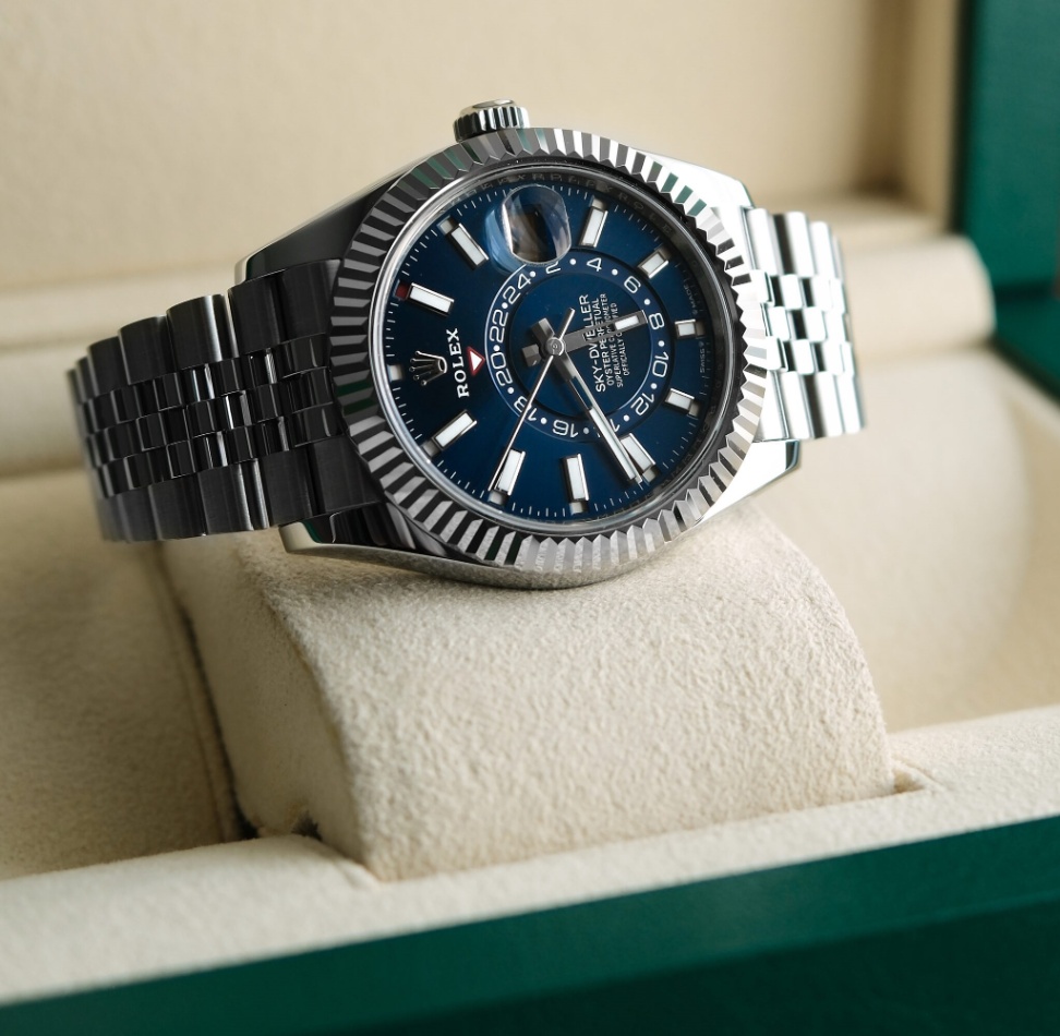 Rolex Sky-Dweller 336934 White Gold Blue Dial Jubilee 2024 thumbnail 3