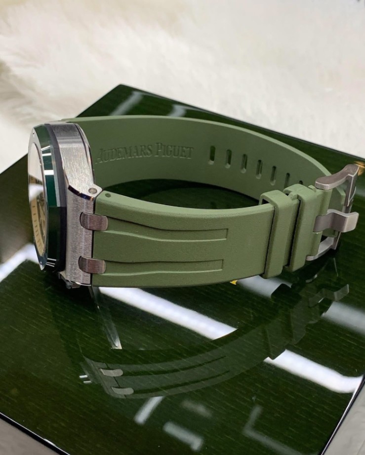 AUDEMARS PIGUET Royal Oak Offshore Chronograph Green Camo 26400SO.OO.A055CA.01 44mm - Image 6