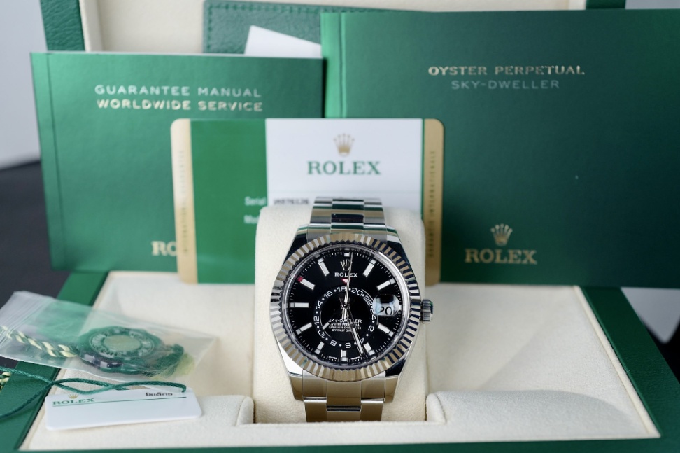 ROLEX Sky-Dweller 326934 Black Dial 42mm thumbnail 2