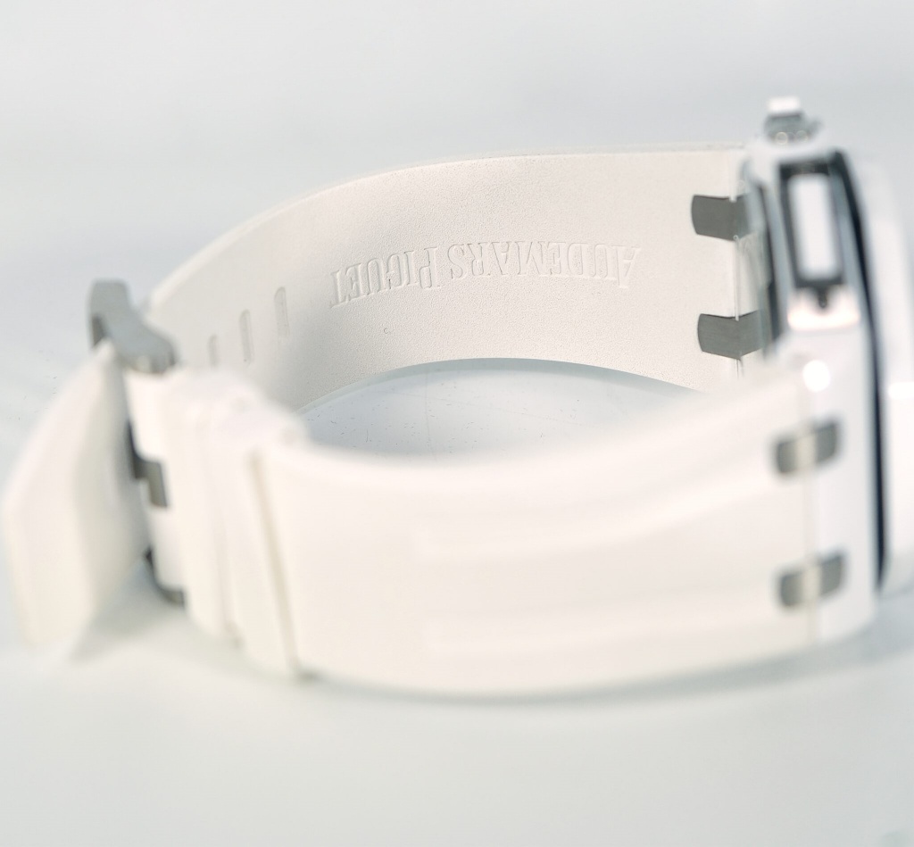 Audemars PiguetRoyal Oak Offshore 26402CB.OO.A010CA.01 White Dial White Rubber Strap 2014 - Image 7