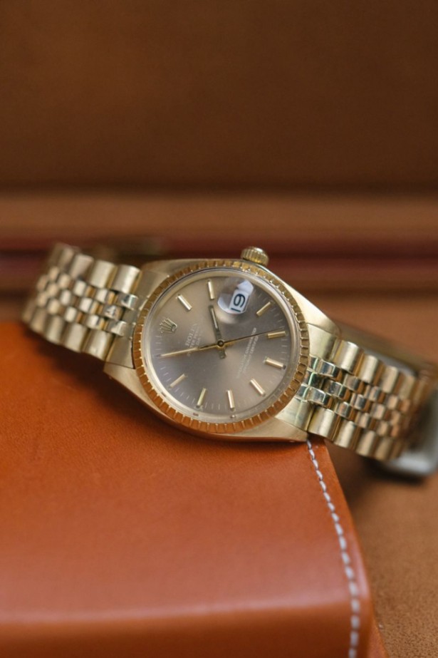 Rolex Oyster Perpetual Date Ref 15037 Yellow Gold thumbnail 5
