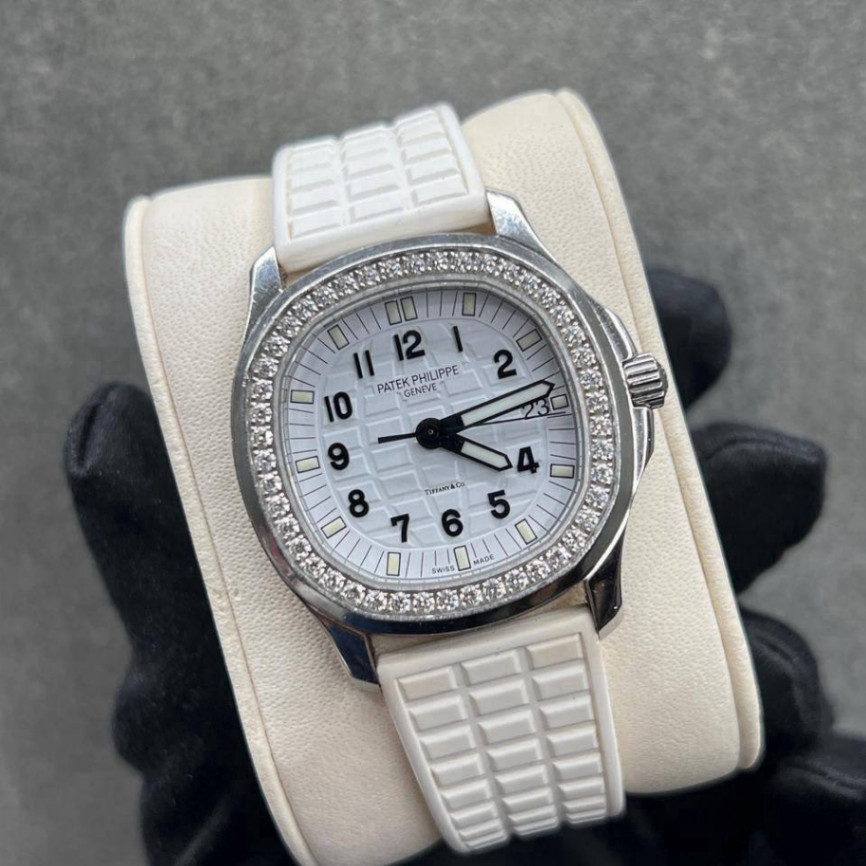 Patek Philippe Aquanaut 5067A White thumbnail 3